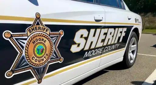 Un hombre del condado de Moore enfrenta 10 cargos de explotación sexual de menores, dicen los agentes