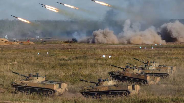 Simulacros nucleares, misiles hipersónicos... Rusia y Bielorrusia inician las maniobras Zapad 2025 cerca de la frontera de la OTAN