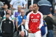 Arsenal se lleva tres puntos de oro en los descuentos ante Newcastle, que comenzó ganando