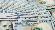 Tras la restricción anunciada por el Gobierno, el dólar sigue subiendo