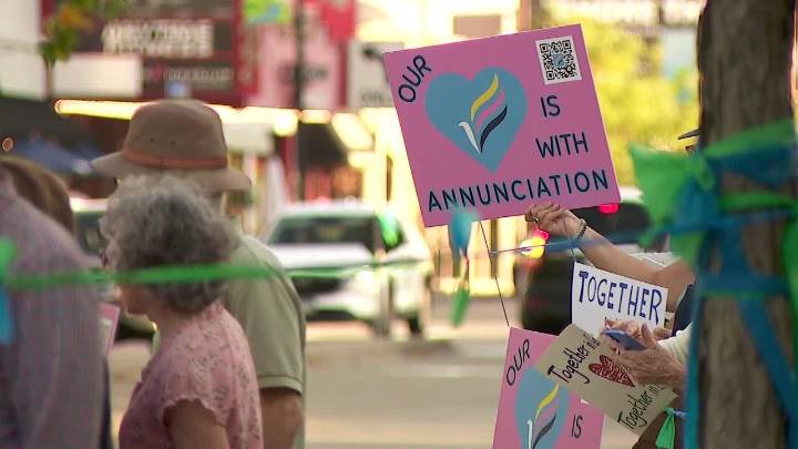 Tunnel of Love for Annunciation shooting victims