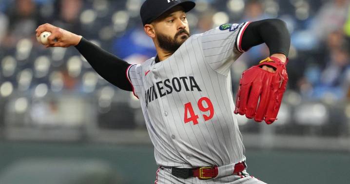Minnesota Twins beaten by Kansas City Royals 2-1, extend losing streak to 5 games