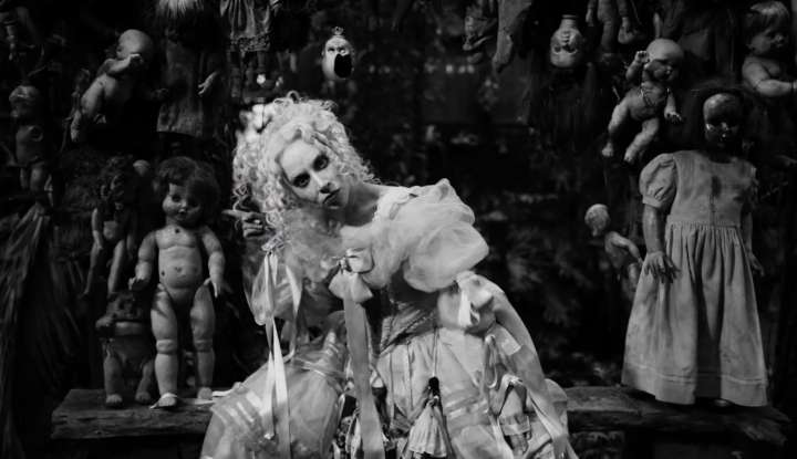 Se estrenó The Dead Dance, el video de Gaga que fue grabado en la Isla de las Muñecas