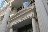 El Banco Central tuvo que vender US$379 millones para contener la disparada del dólar