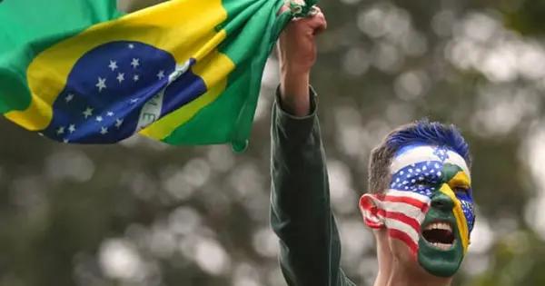 Marchan miles en apoyo a Bolsonaro