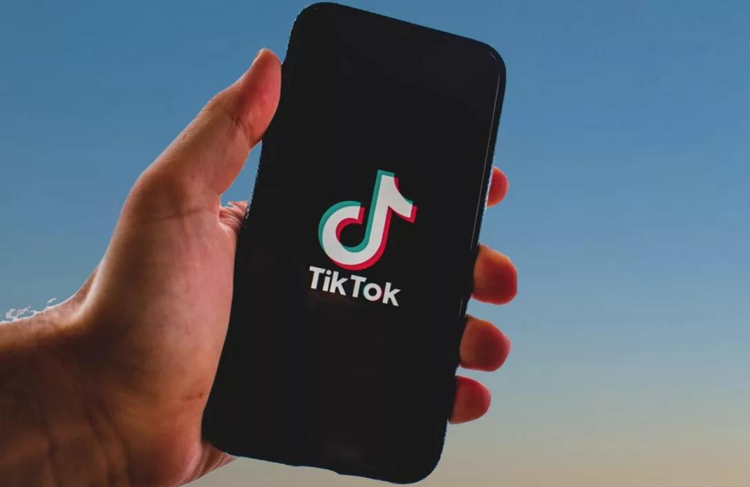 ¿Qué Pasa con TikTok? La Venta a EE.UU. Está a Punto de Cerrarse y Esto Es lo que Debes Saber