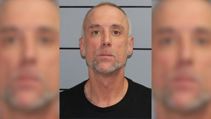 Man arrested for OWI, drug charges in Marshall County
