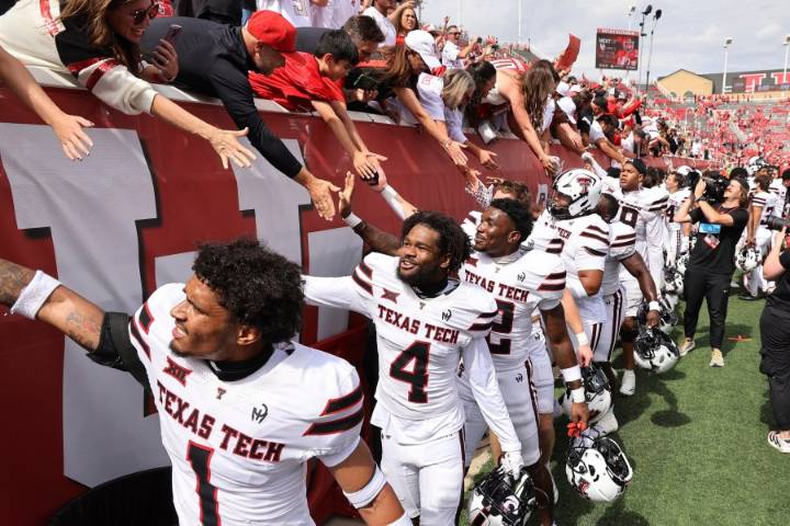 Live updates: AP Top 25 rankings are in, with Miami jumping into the No. 2 college football slot