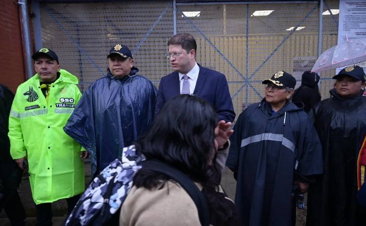 Arranca operativo “Regreso a Clases Seguro”; más de 15 mil policías vigilan escuelas en CDMX