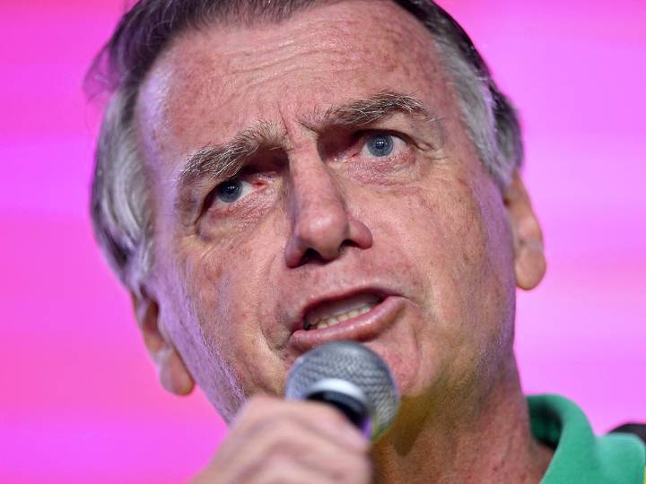 Diagnostican Jair Bolsonaro con cáncer de piel