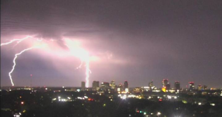 Thunderstorms roll through parts of Bay Area and California's Central Valley, spark fires