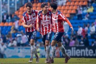 Chivas derrota a Puebla en el estadio Cuauhtémoc