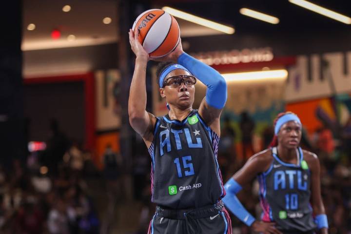 Deadspin | Unsatisfied Dream face determined Fever in playoff opener