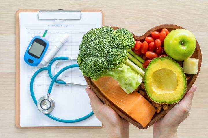 Experto de Harvard revela 12 alimentos para mantener tus arterias limpias y flexibles