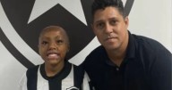Él es Bernardo Lopes, jugador de 11 años del Botafogo que superó la muerte tras caerle agua hirviendo cuando tenía 1 año