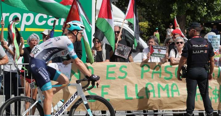 La Vuelta vuelve a acortar el final de etapa por una nueva protesta propalestina