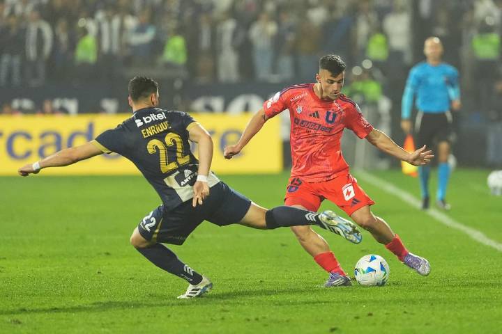 Banderas insultantes y cánticos hostiles: U de Chile contragolpea a Alianza Lima con denuncia ante Conmebol