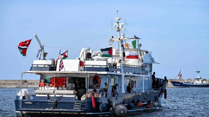 La Flotilla denuncia ataques a su paso por Grecia