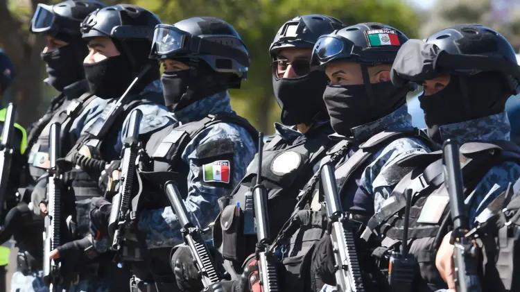 Fuerzas federales desmantelan red del crimen organizado en Sinaloa con arsenal incautado