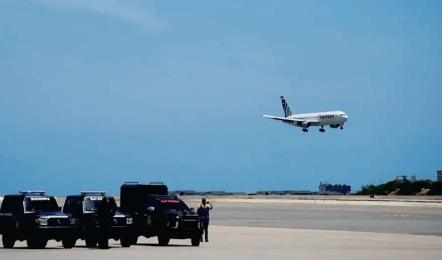 Arribaron al país 200 repatriados desde EE.UU. este viernes
