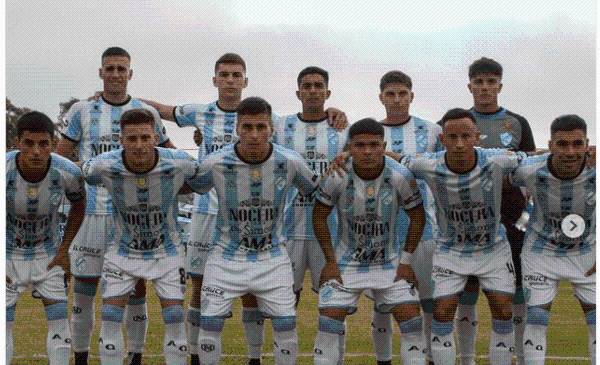 Argentino de Quilmes cayó ante Fénix y dejó pasar una chance clave