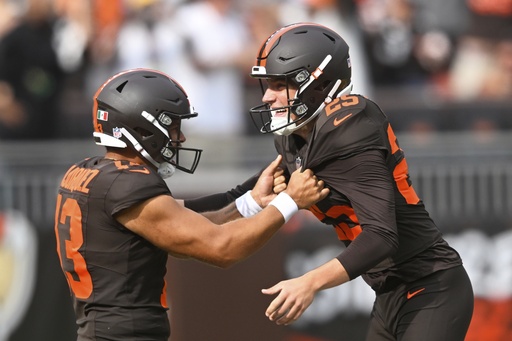 Andre Szmyt's 55-yard field goal as time expires rallies Browns to 13