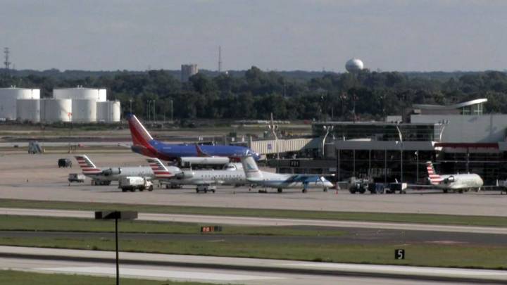 Alto al tránsito aéreo en PHL provoca retrasos en el Labor Day