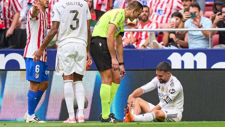 Dani Carvajal clama contra el árbitro tras la debacle del Real Madrid en el derbi: "La marca de los tacos la tengo ahí"