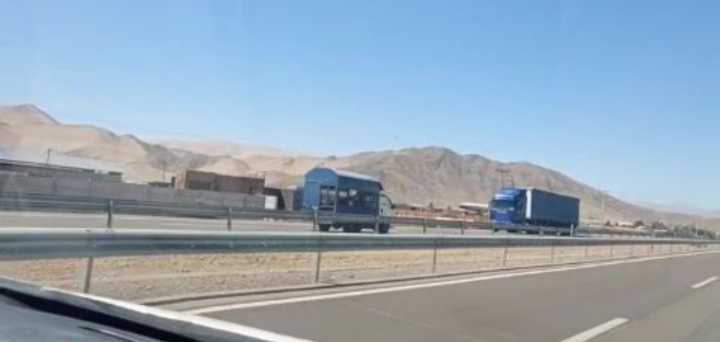 Vehículo fue captado circulando contra el tránsito en la Ruta 5 Norte