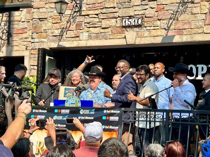 Proclama alcalde de Chicago el Día de Ramón Ayala en honor a su legado musical