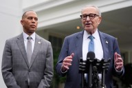 Trump se “burla” de Jeffries y Schumer con un video de AI como mexicanos
