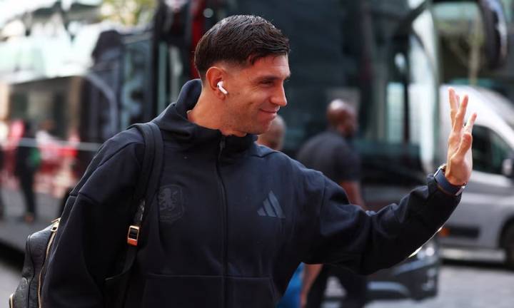 El posteo del Aston Villa para Dibu Martínez tras su frustrado pase al Manchester United y el detrás de escena de la trunca negociación