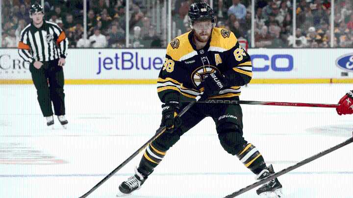 Pastrnak skates at Bruins camp, not concerned about 'nagging' knee injury