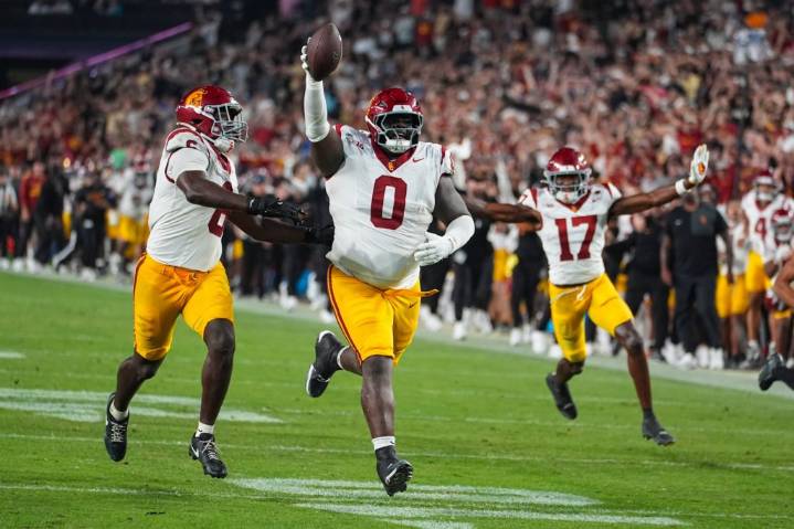 USC football downs Purdue in its Big Ten opener