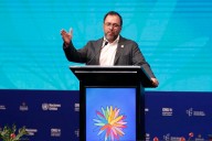 Canciller venezolano analiza con embajador de Rusia el "asedio actual" de Estados Unidos