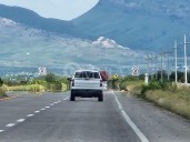 Localizan dos personas sin vida en la carretera corta a Parral