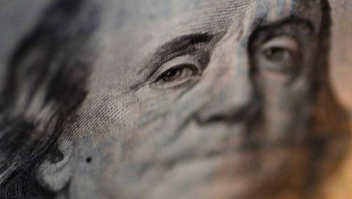 Peso mexicano en medio del avance del billete verde