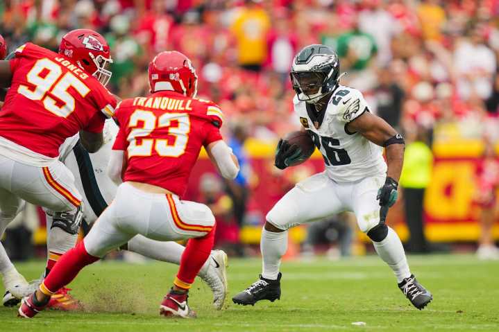 Chiefs Chris Jones Has Explitive-Laced Reaction to Eagles Tush Push