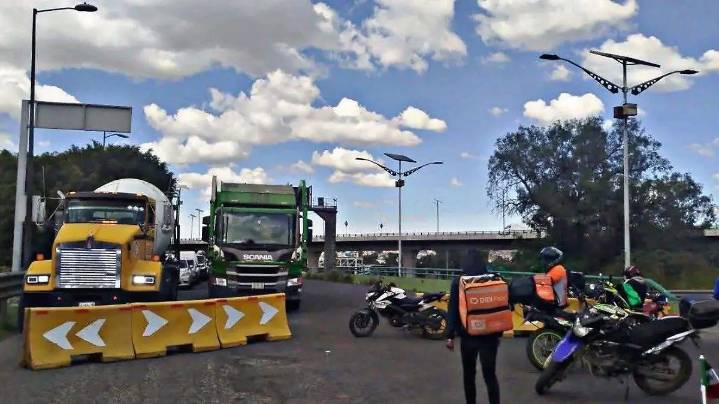 Bloqueo en la México-Querétaro provoca caos vial en Perinorte