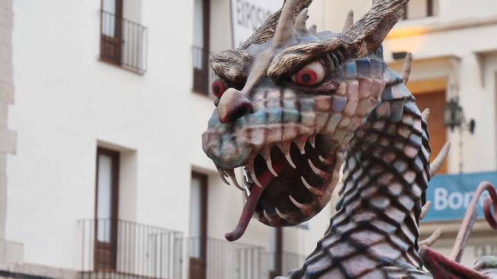 La plutja dona treva a l'inici de les festes de Vila