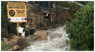 Evacúan a más de 150 personas atrapadas por la creciente de un canal en Playa Esmeralda, en Puerto Vallarta