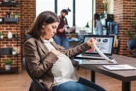 ¿Embarazada y con miedo a perder tu empleo? Estos son tus derechos laborales