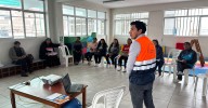 Embarcación queda varada en el malecón costero de Ilo tras fuerte oleaje