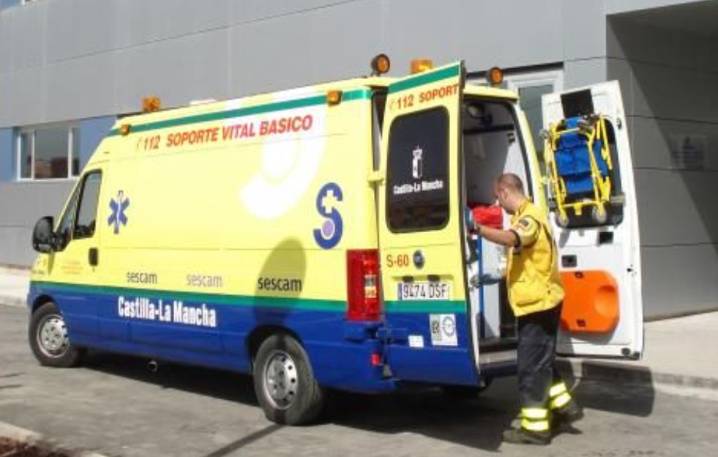 Hospitalizado un joven de 17 años tras colisionar su moto con un turismo en Albacete