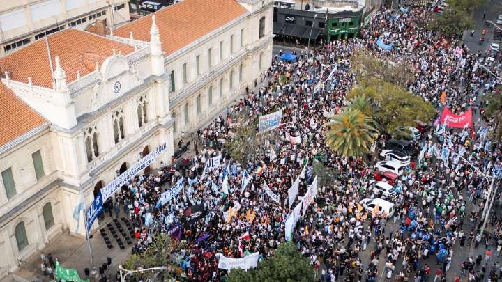 Un grito en Santa Fe para que el Senado frene el veto de Milei contra las universidades