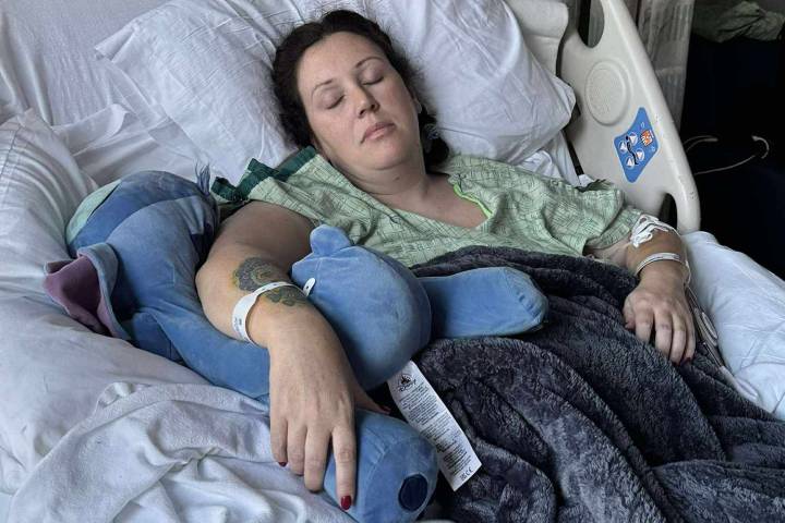 Tenn. Mom Pregnant with Twins Jumps from Window to Escape House Fire