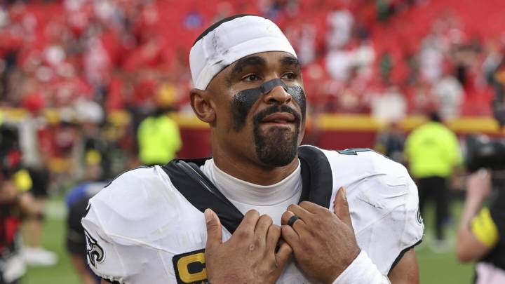 Jalen Hurts takes "accountability" for stagnant passing game