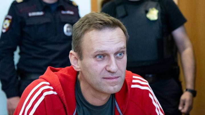Alexei Navalny's widow says lab reports show her husband was poisoned