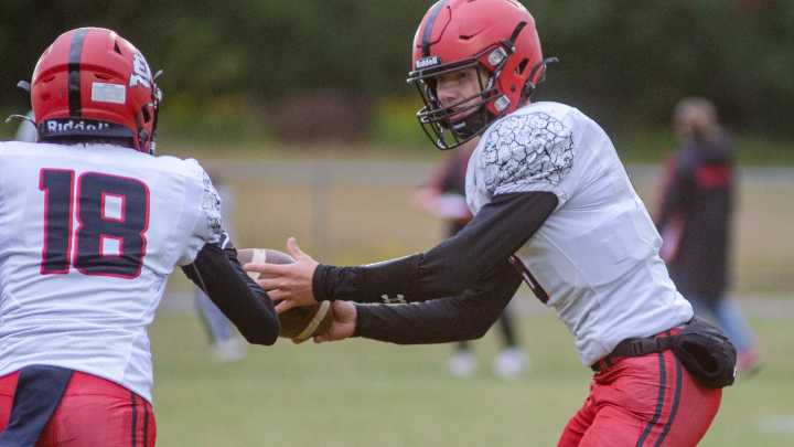 Webb and Henry help East Jordan run away from Johannesburg
