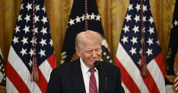 Trump confirma nuevo ataque contra embarcación que presuntamente transportaba droga en aguas internacionales